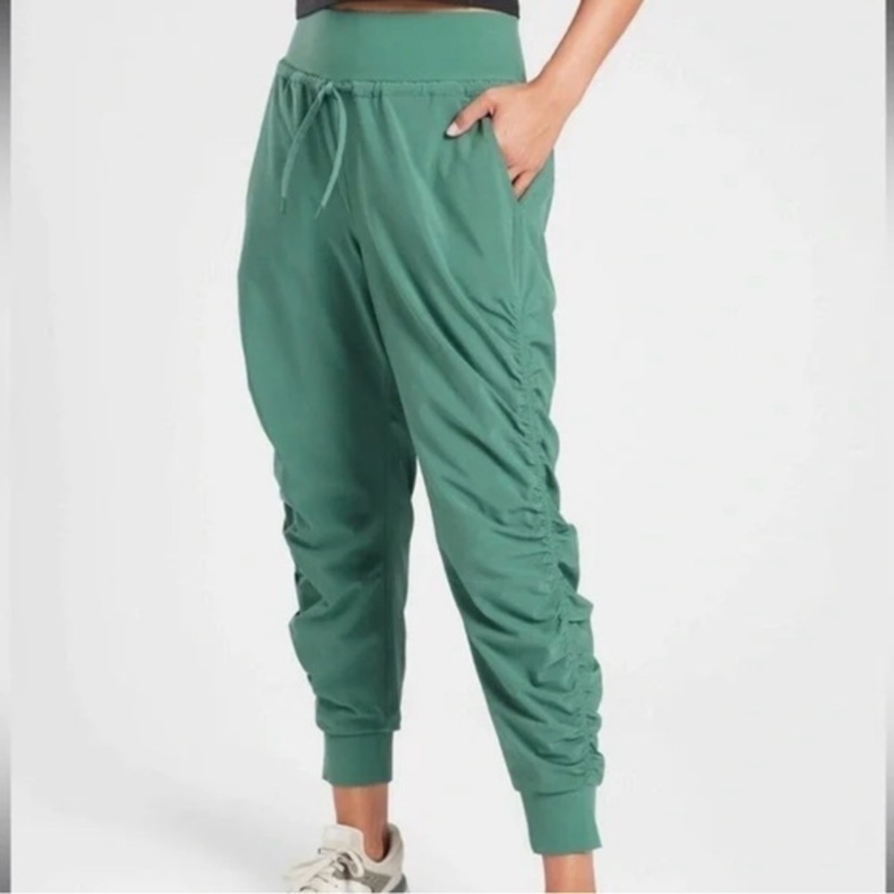 Athleta Attitude Lined Jogger Pants Size 10 Ruched